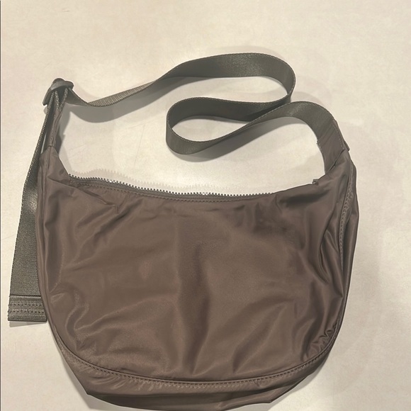 Quince sling bag - Picture 1 of 3